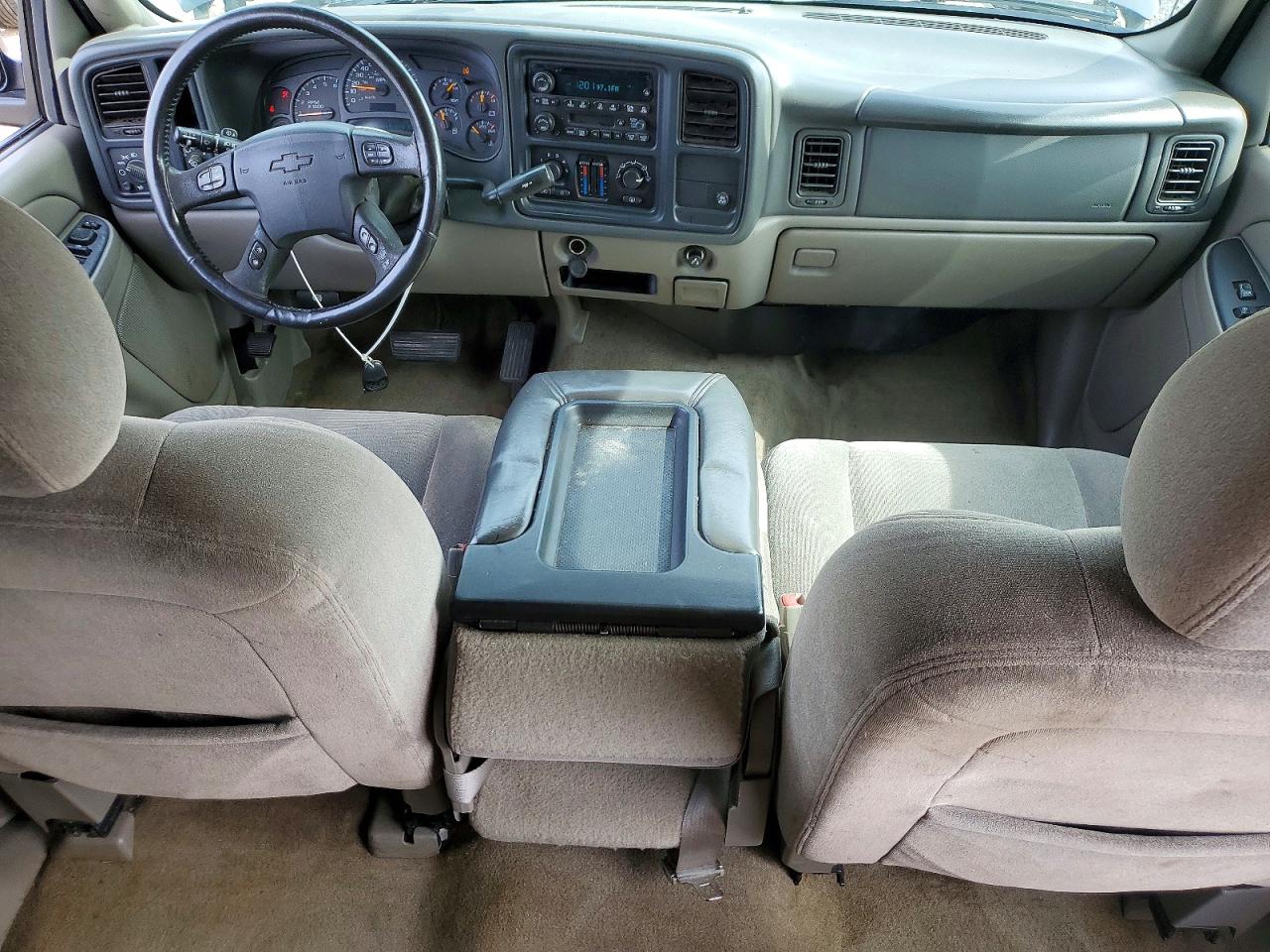 2005 Chevrolet Suburban VIN 1GNEC16ZX5J248175 photo 8