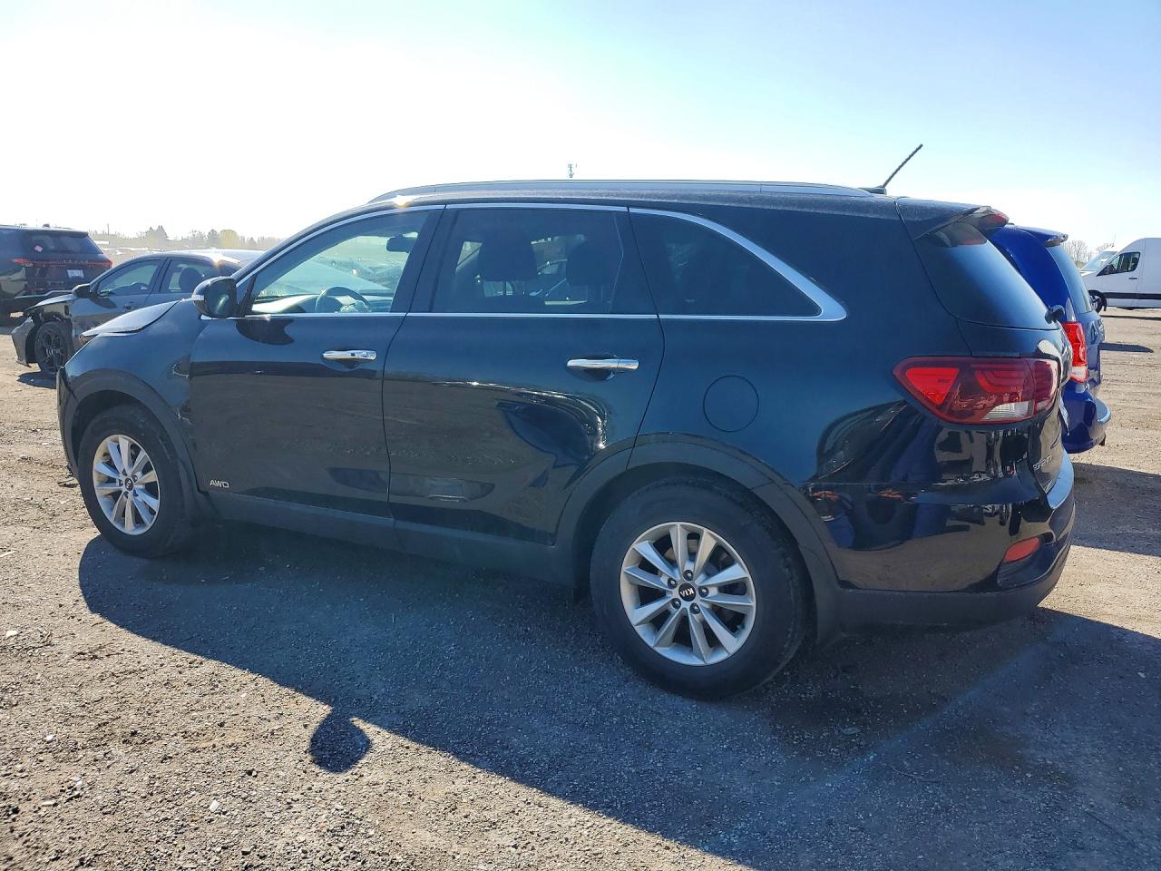 2019 KIA Sorento VIN 5XYPGDA30KG470651 photo 2