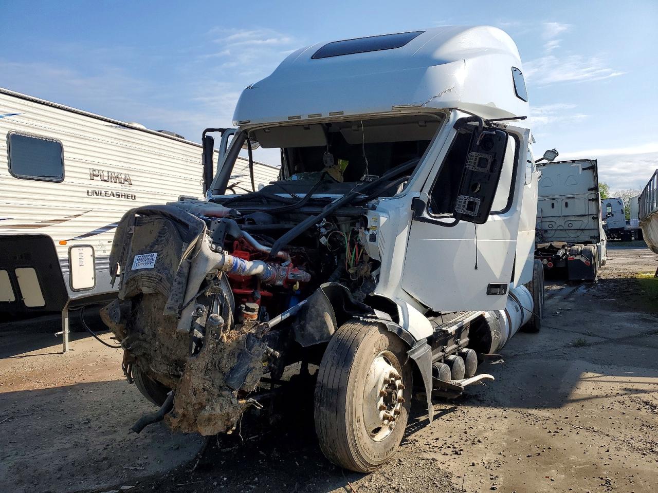 2019 VOLVO Vn VIN 4V4NC9TH9KN234005 photo 2