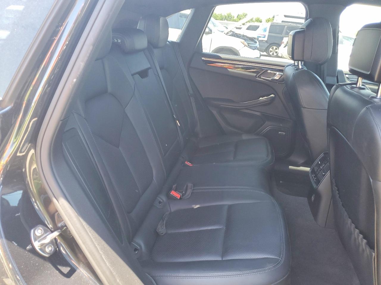 2017 Porsche Macan VIN WP1AB2A5XHLB19753 photo 11