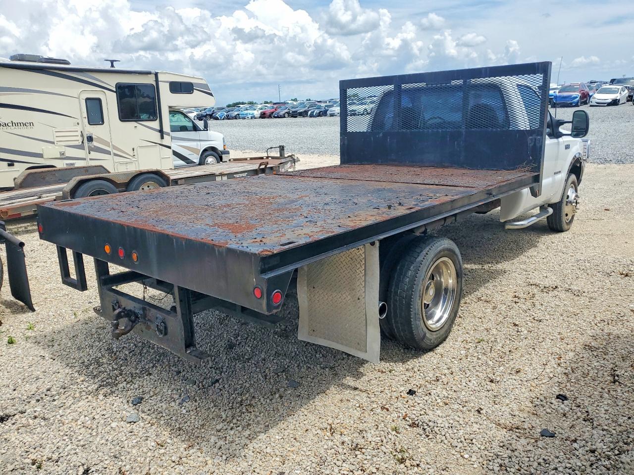 1999 Ford F450 VIN 1FDXF47F1XED84975 photo 3