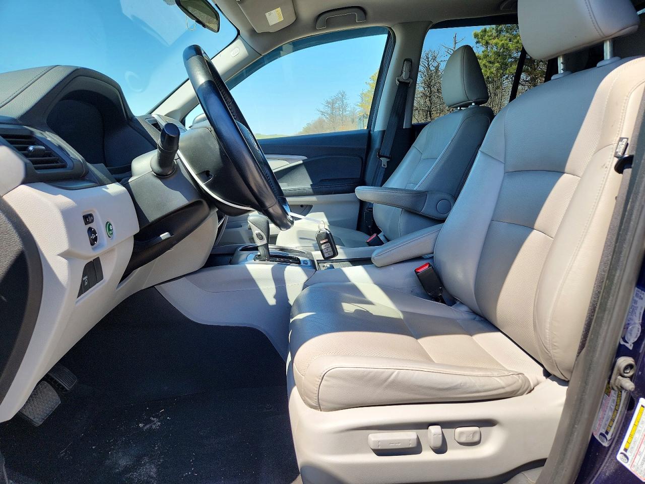 2019 Honda Ridgeline VIN 5FPYK3F57KB040122 photo 7