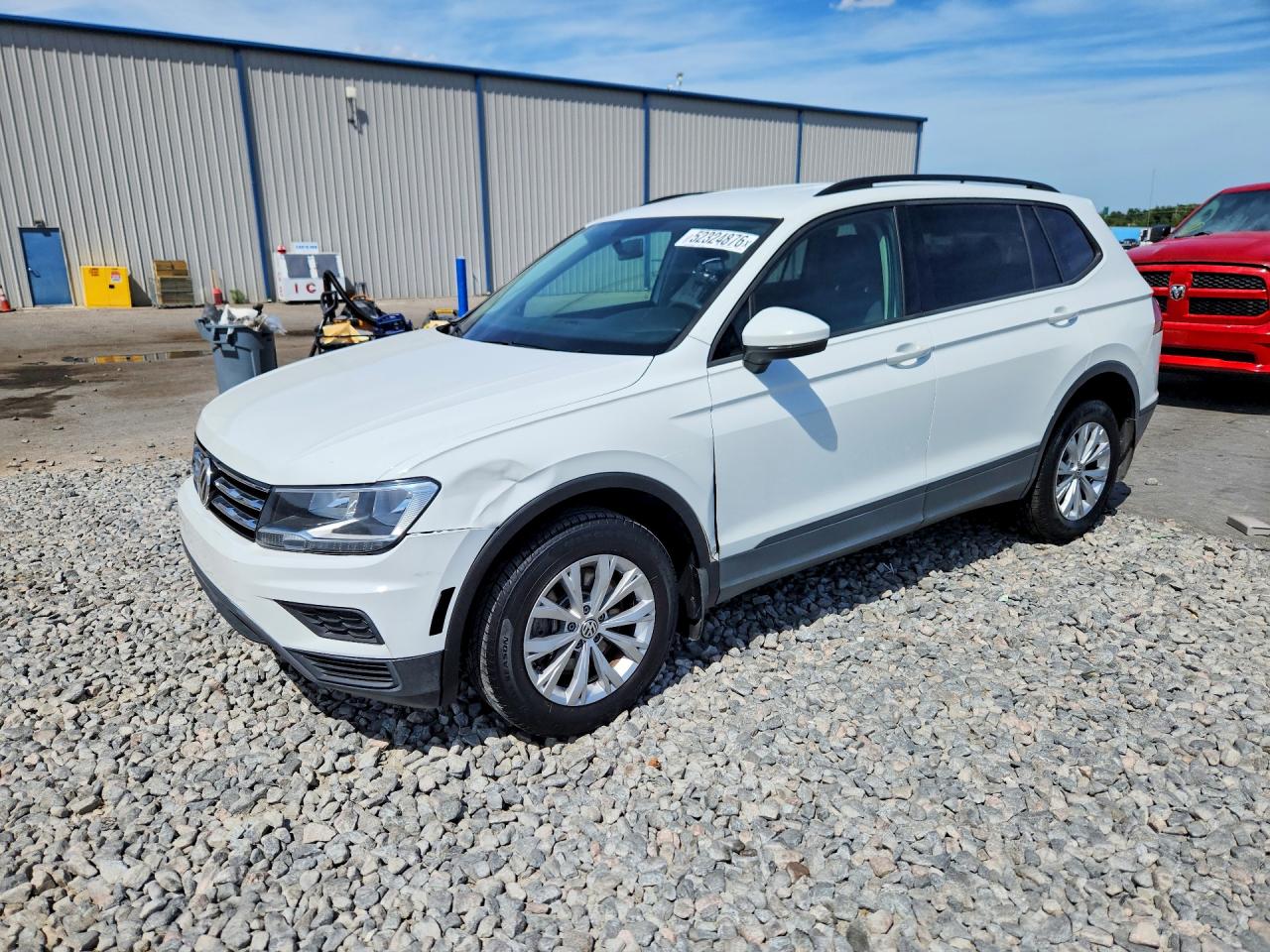 2020 Volkswagen Tiguan VIN 3VV1B7AX5LM105400 photo 1