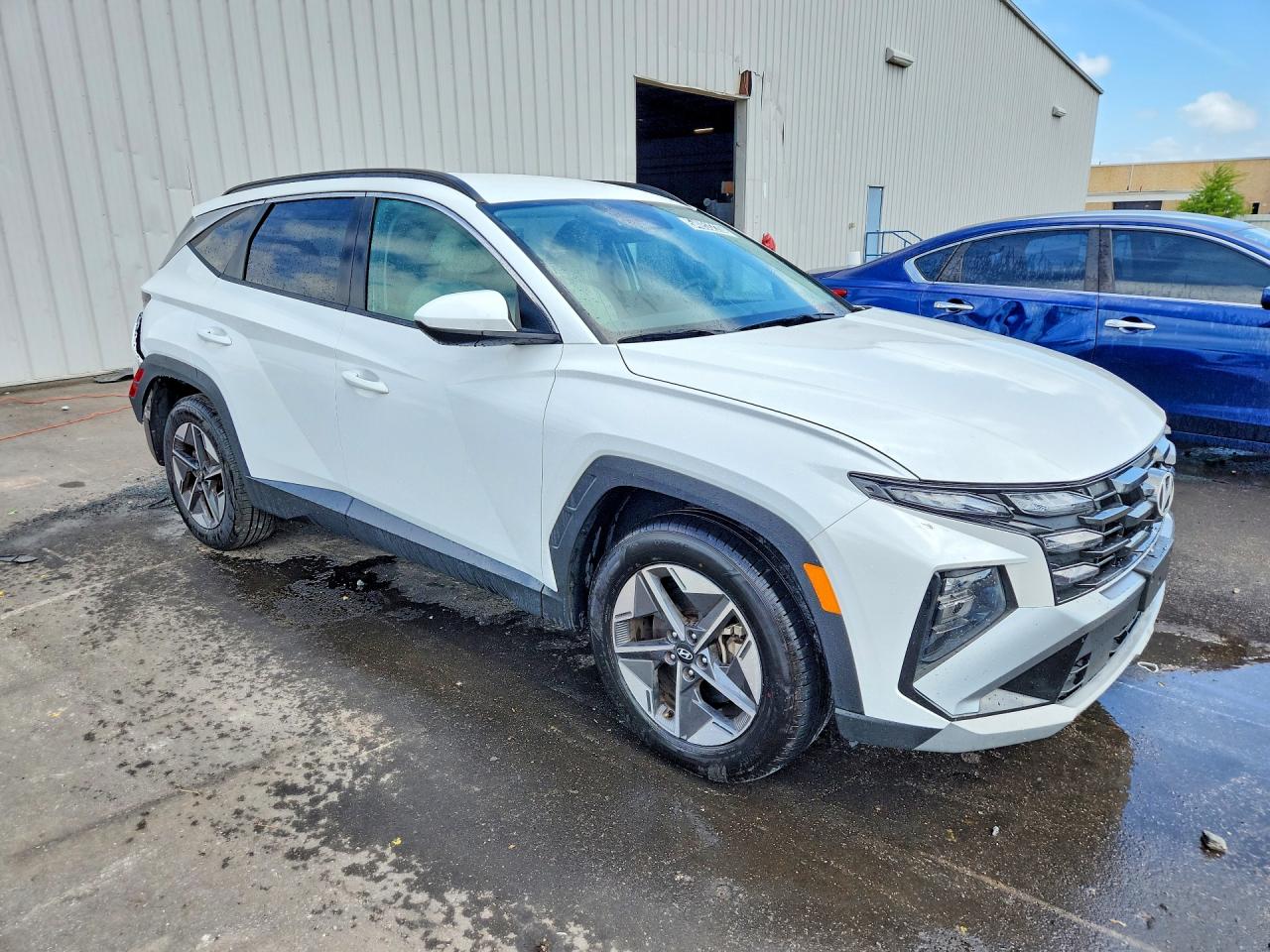 2025 Hyundai Tucson VIN 5NMJB3DE1SH462575 photo 4