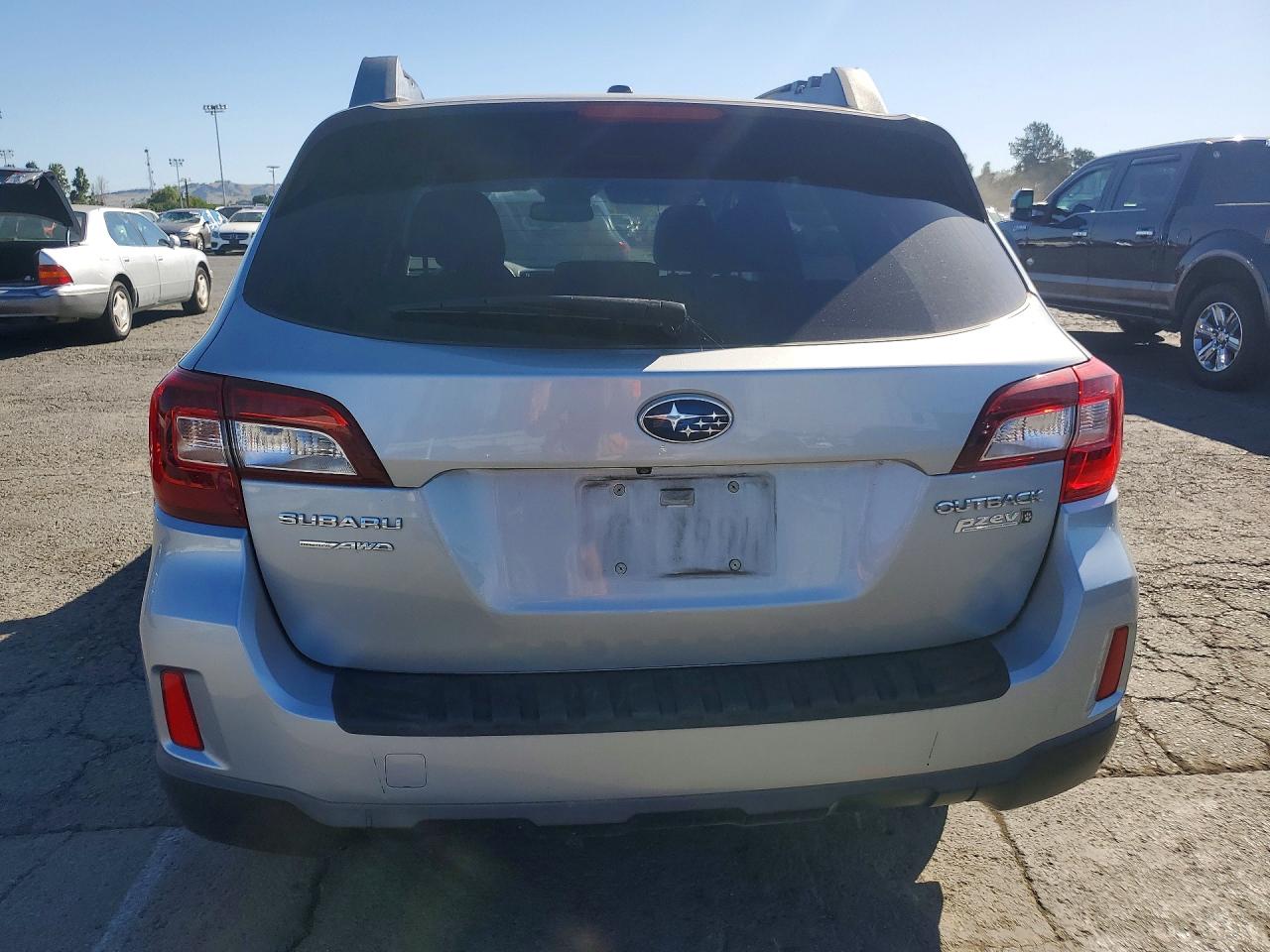 2015 SUBARU Outback 2. VIN 4S4BSAJC1F3215147 photo 6