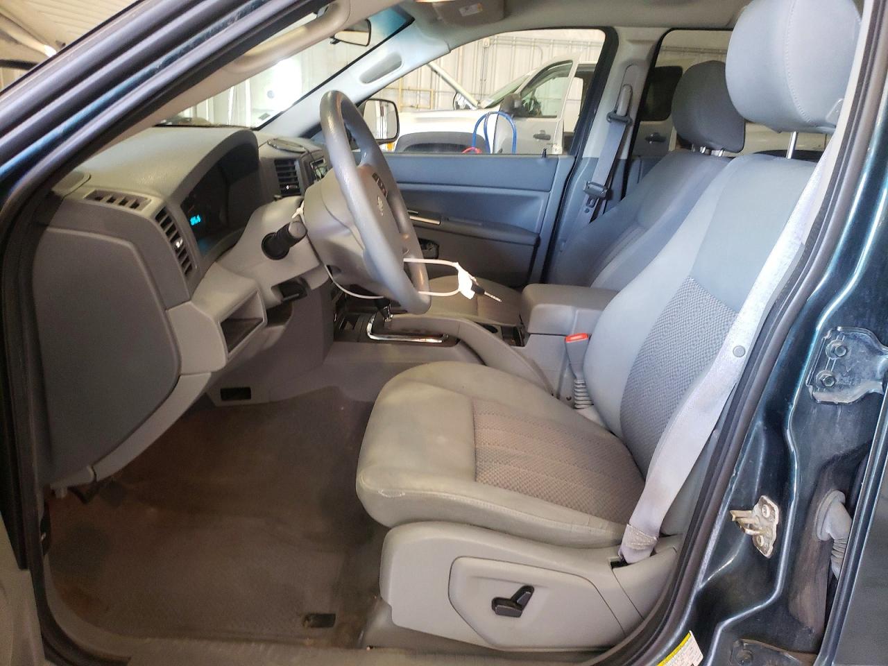 2005 Jeep Cherokee VIN 1J4GR48K85C591678 photo 7
