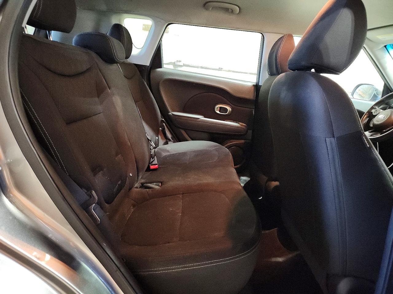 2015 Kia Soul base VIN KNDJN2A28F7225610 photo 11