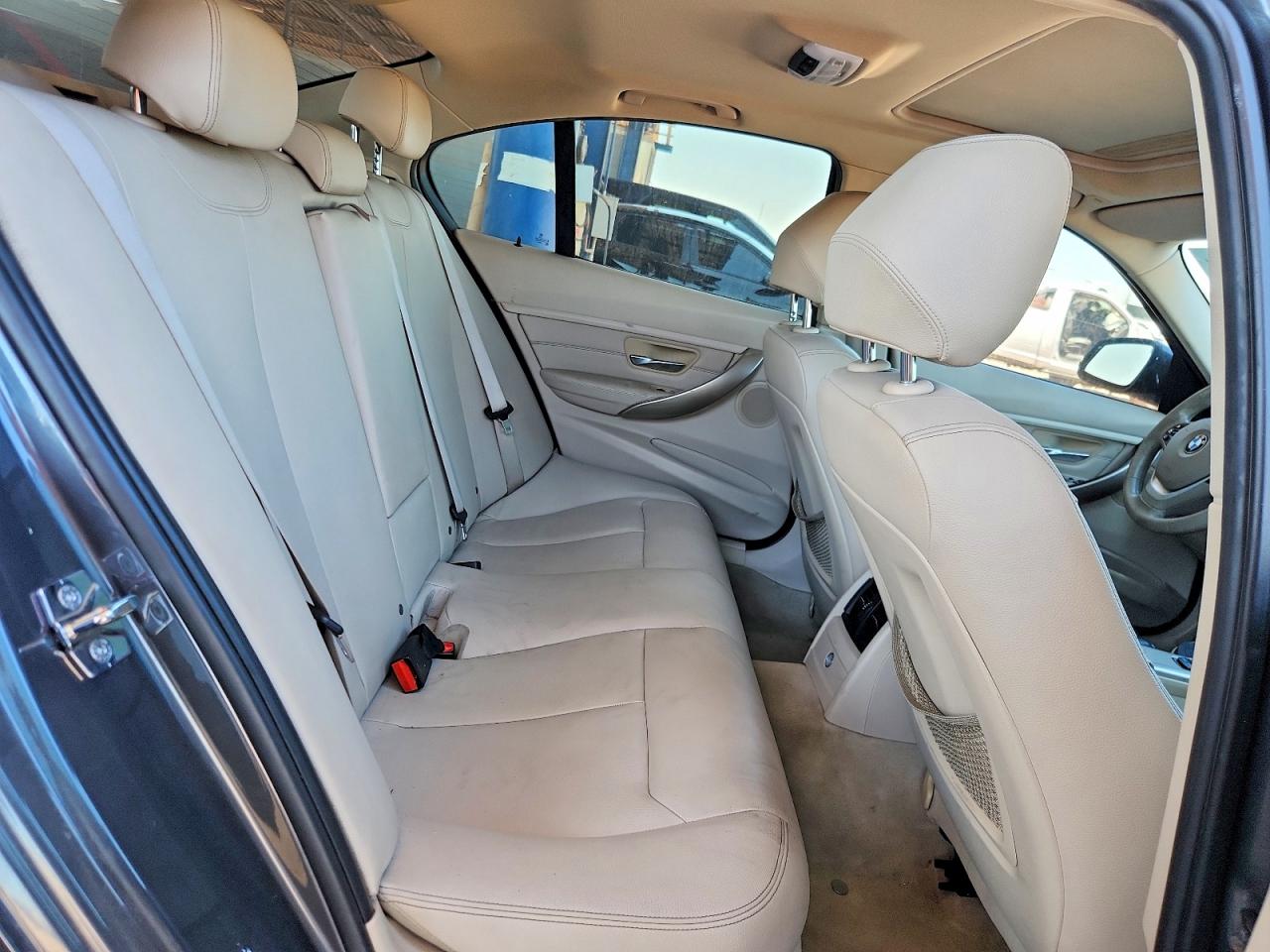 2012 BMW 3 series VIN WBA3C1C54CF431733 photo 10
