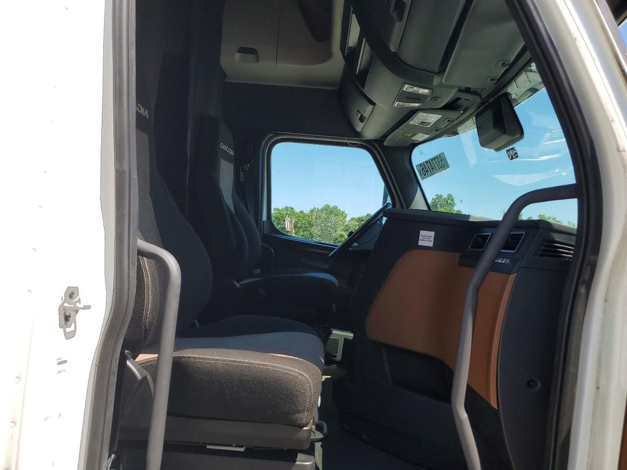 2023 FREIGHTLINER All other VIN 3AKJHHDR6PSUH3214 photo 5