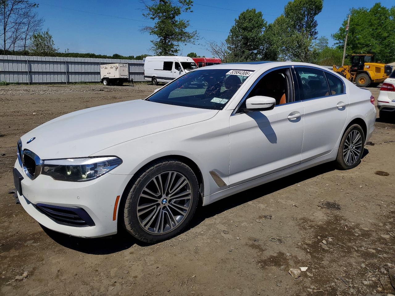 2019 BMW 5 series VIN WBAJE7C53KWW08453 photo 1
