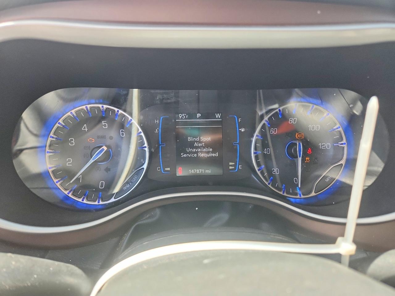 2017 Chrysler Pacifica VIN 2C4RC1BG4HR513090 photo 9