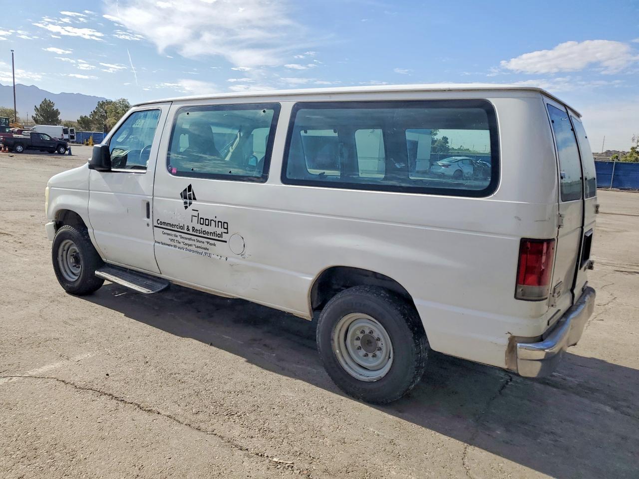 2009 Ford Econoline VIN 1FMNE11W89DA37623 photo 2