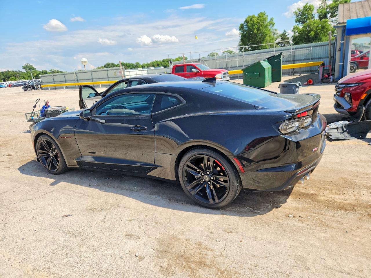 2020 Chevrolet Camaro VIN 1G1FC1RS5L0143163 photo 2