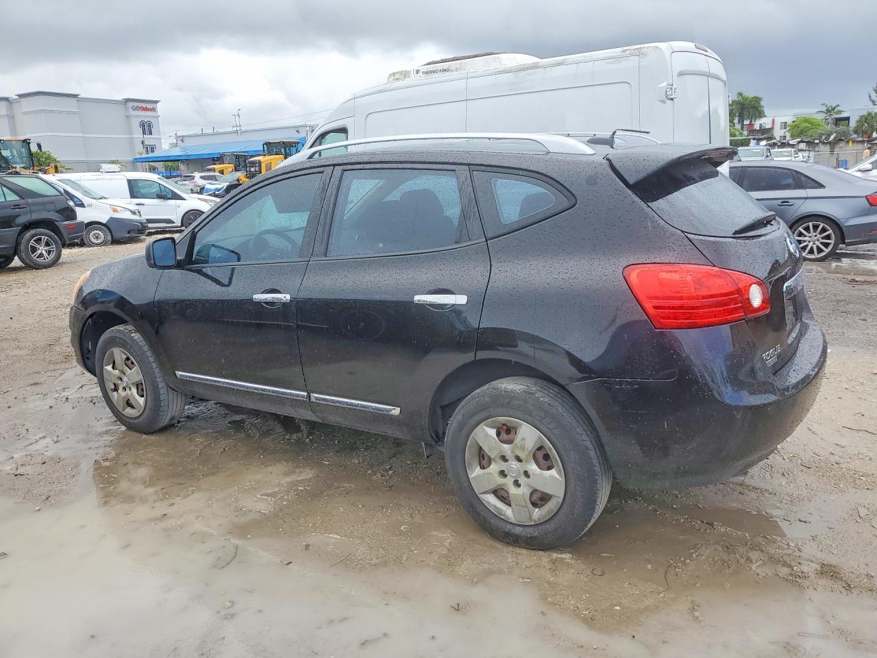 2015 Nissan Rogue VIN JN8AS5MT2FW658249 photo 2