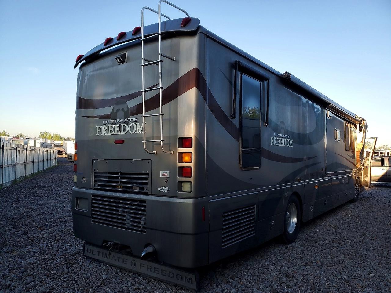 2004 SPARTAN All other VIN 4VZBR1D944C047192 photo 4