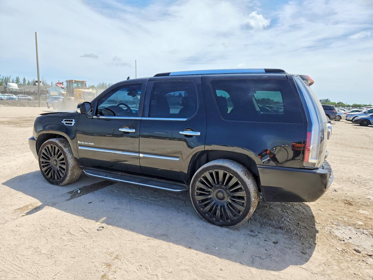 2008 Cadillac Escalade VIN 1GYFK63828R274181 photo 2