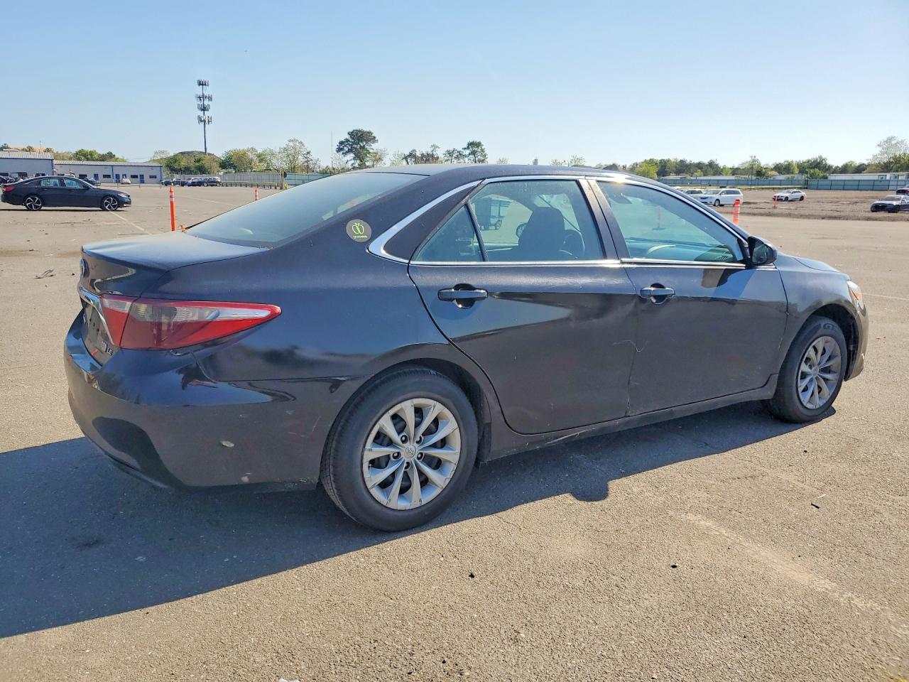 2016 Toyota Camry sola VIN 4T1BD1FK6GU199209 photo 3