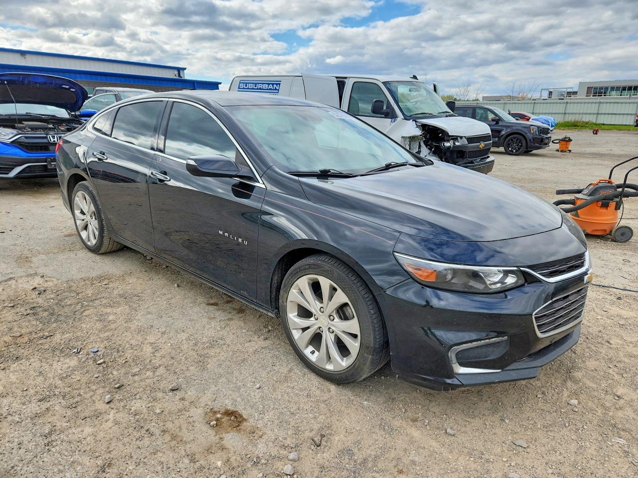 2017 Chev Malibu VIN 1G1ZH5SX7HF127871 photo 4
