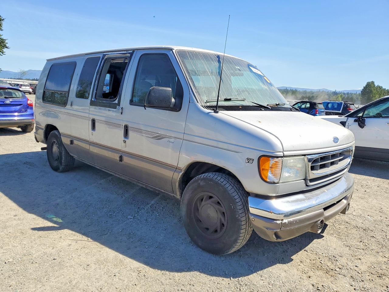 2002 Ford Econoline VIN 1FDRE14W22HB71085 photo 4