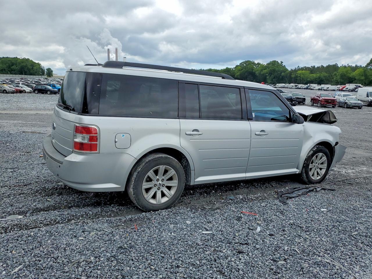 2011 Ford Flex VIN 2FMGK5BC9BBD17883 photo 3