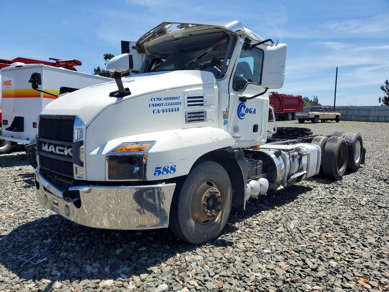 2022 MACK All models VIN 1M1AN4GY4NM026366 photo 2