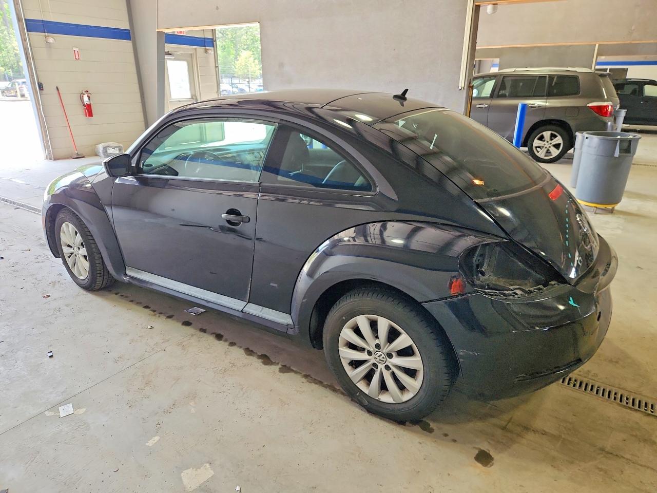 2016 Volkswagen Beetle VIN 3VWF17ATXGM610517 photo 2
