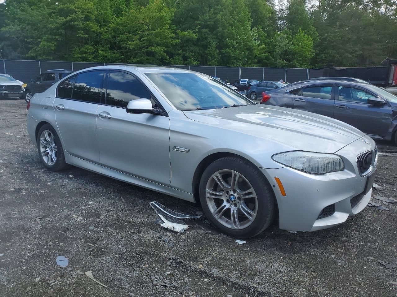 2013 BMW 5 series VIN WBAXG5C59DDY37839 photo 4