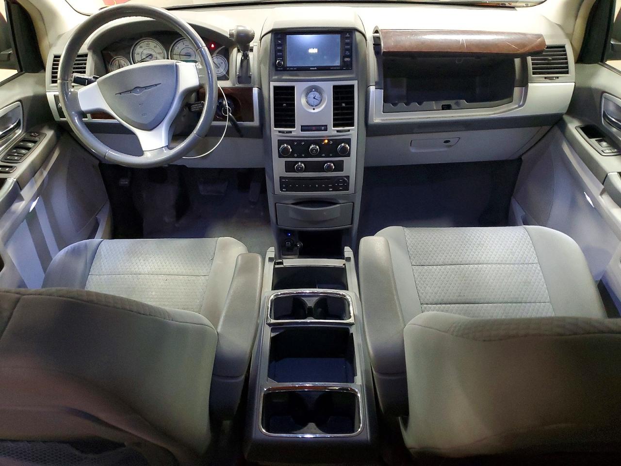 2010 Chrysler Minivan VIN 2A4RR5D18AR150999 photo 8