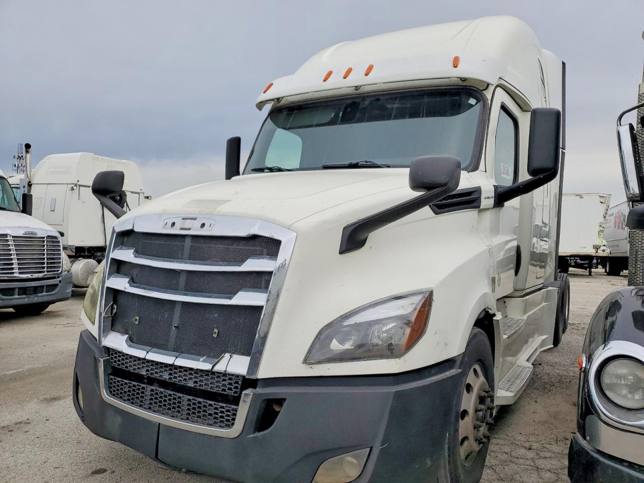 2019 FREIGHTLINER All other VIN 3AKJHHDR2KSKR3791 photo 2