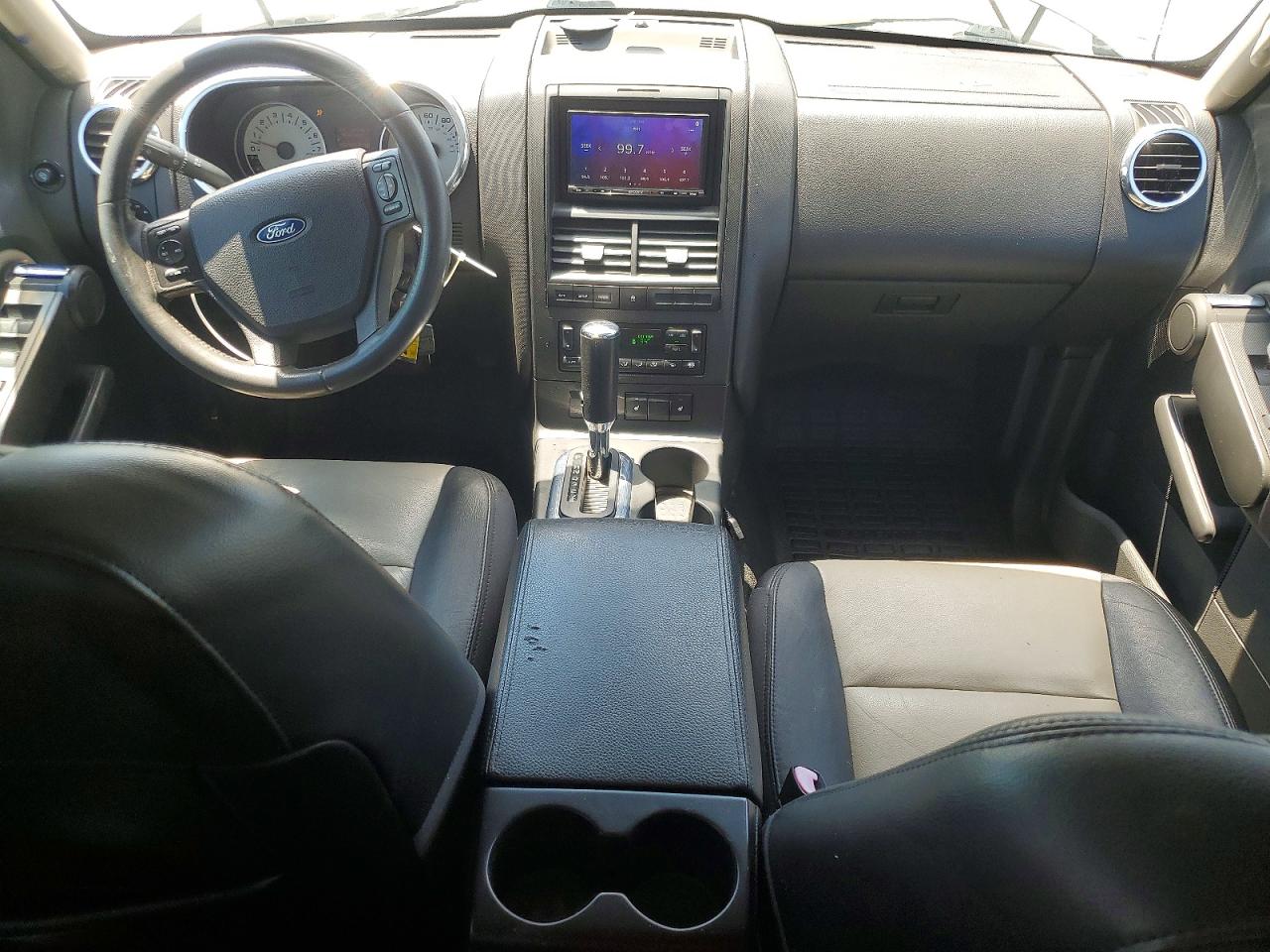 2007 Ford Explorer VIN 1FMEU33897UA06049 photo 8