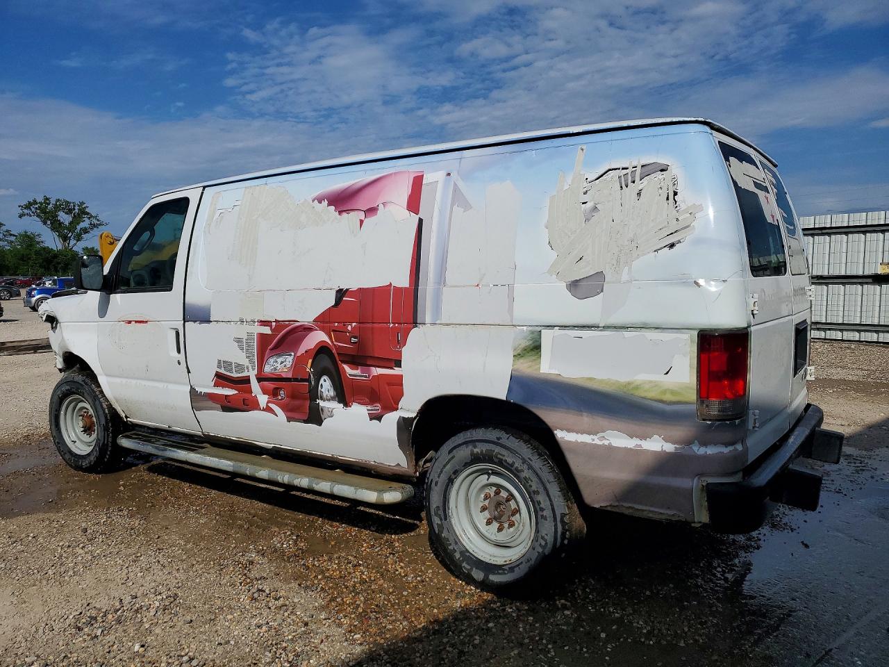 2013 Ford Econoline VIN 1FTNE2EW9DDA65976 photo 2