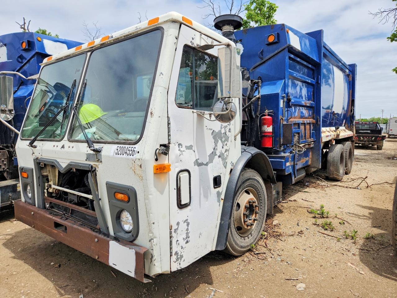 2009 MACK All other VIN 1M2AU02C19M003135 photo 2