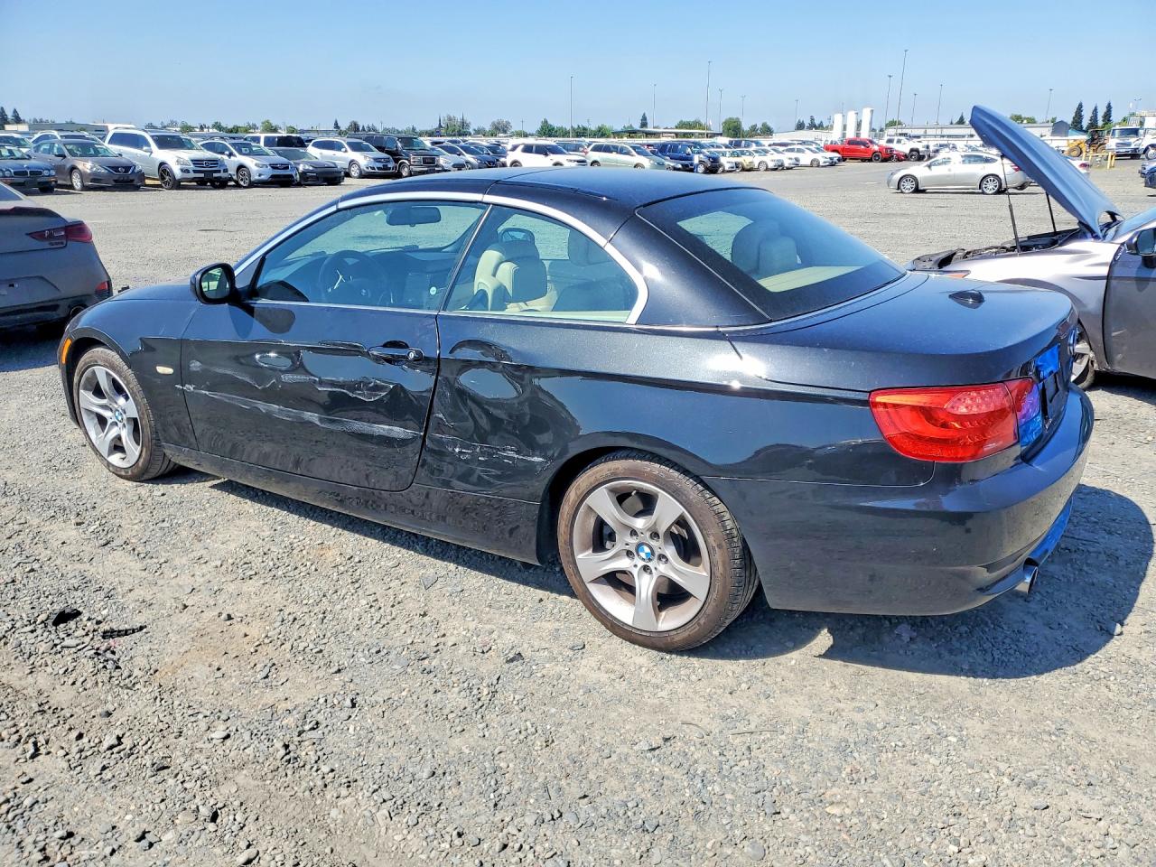 2012 BMW 3 series VIN WBADX7C5XCE745310 photo 2