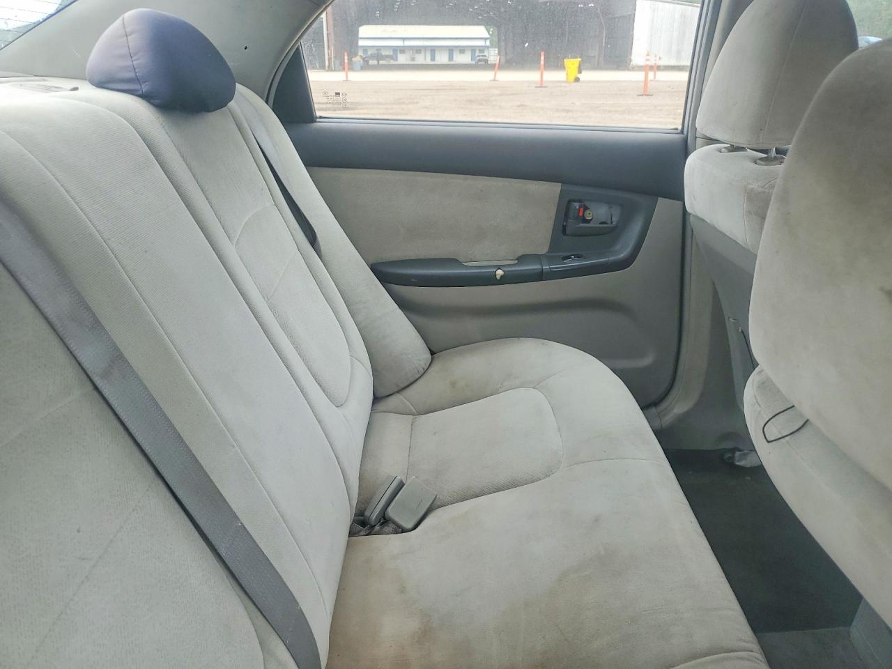 2005 Kia Spectra VIN KNAFE121X55167996 photo 10