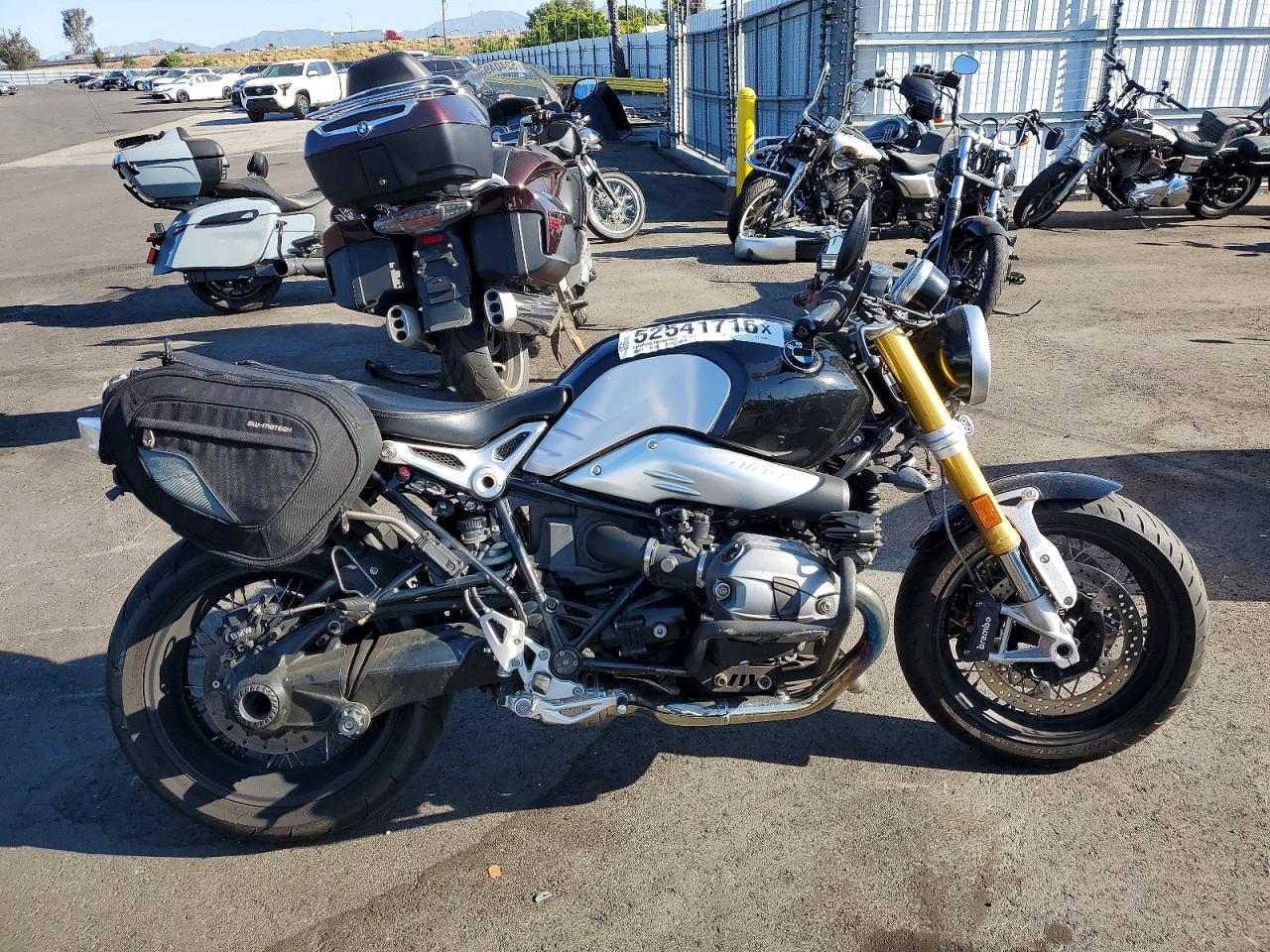 2019 BMW R VIN WB10J0301KZ698963 photo 1