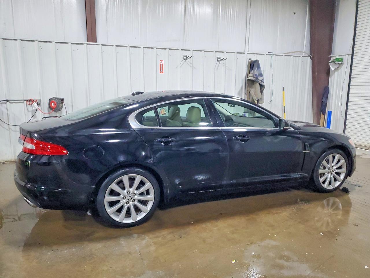 2011 Jaguar Xf VIN SAJWA0GB3BLS01876 photo 3