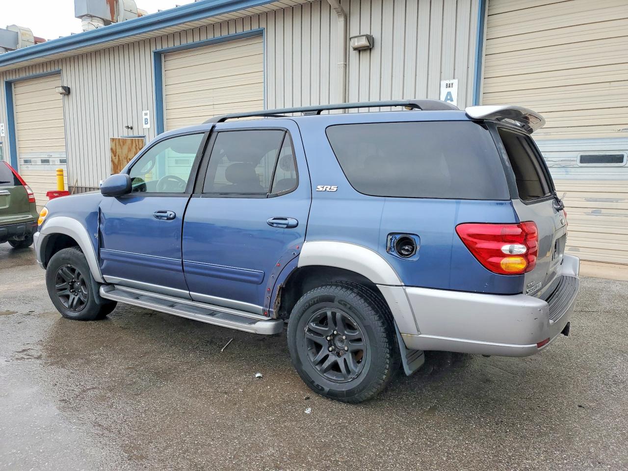 2004 Toyota Sequoia VIN 5TDBT44A84S216322 photo 2