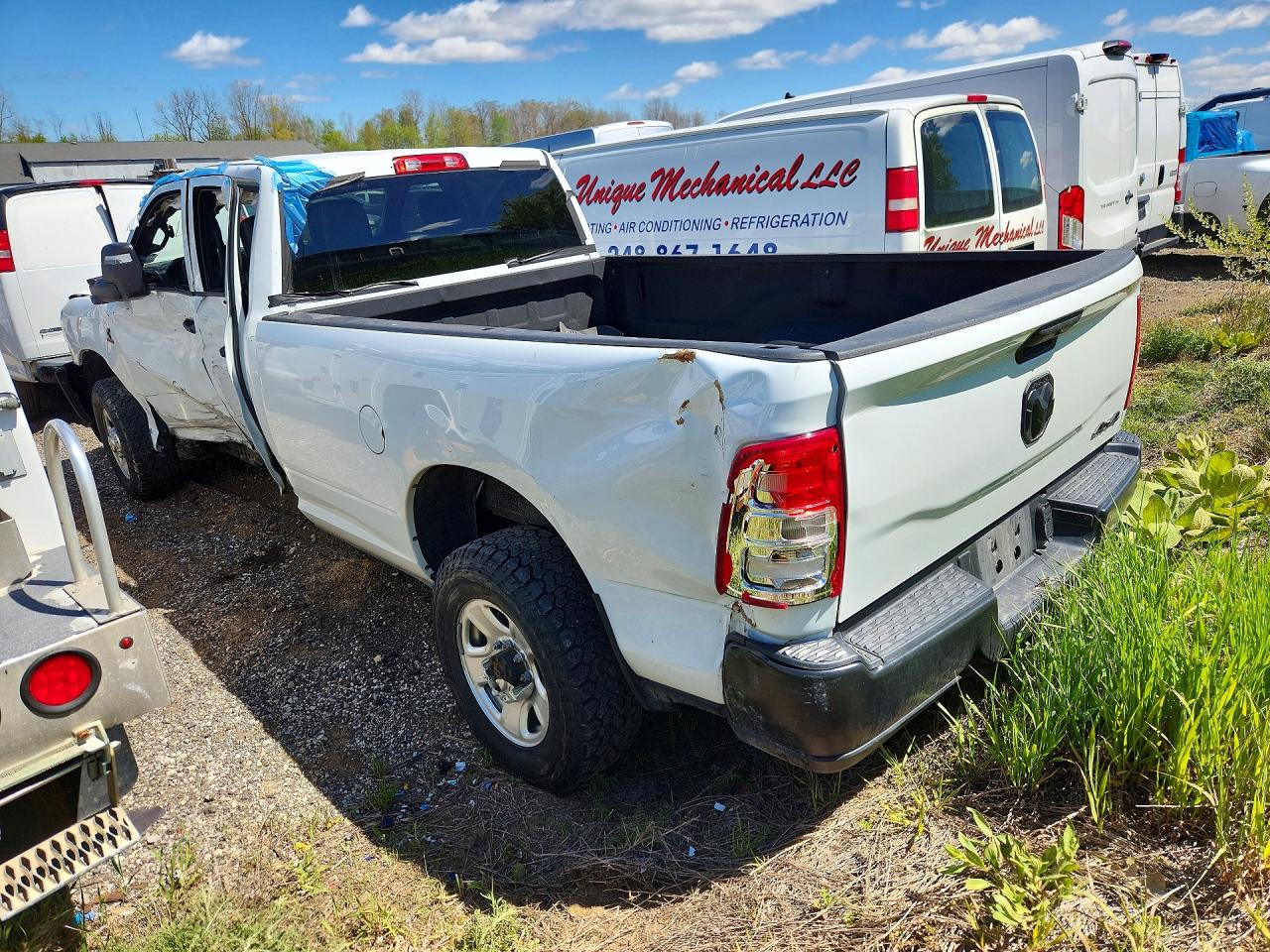 2023 2500 VIN 3C6UR5HL9PG612052 photo 2