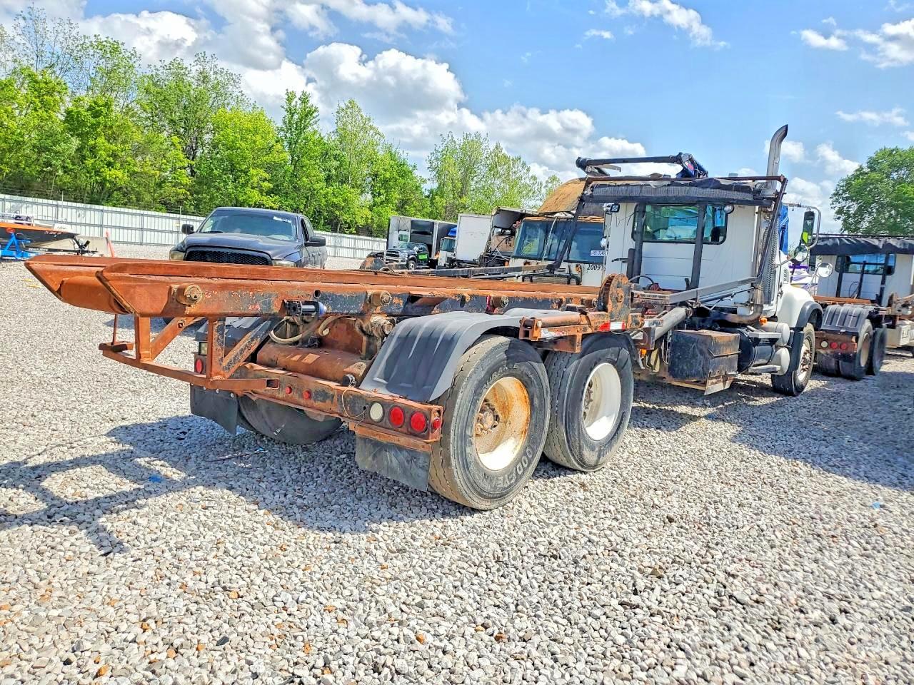 2005 MACK All other VIN 1M2AG11C75M033314 photo 3