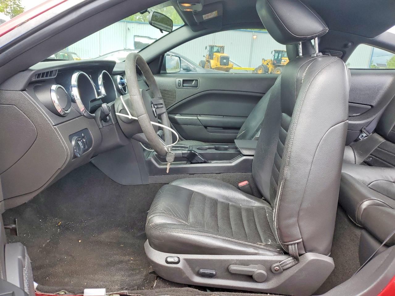 2005 Ford Mustang VIN 1ZVFT82HX55241235 photo 7