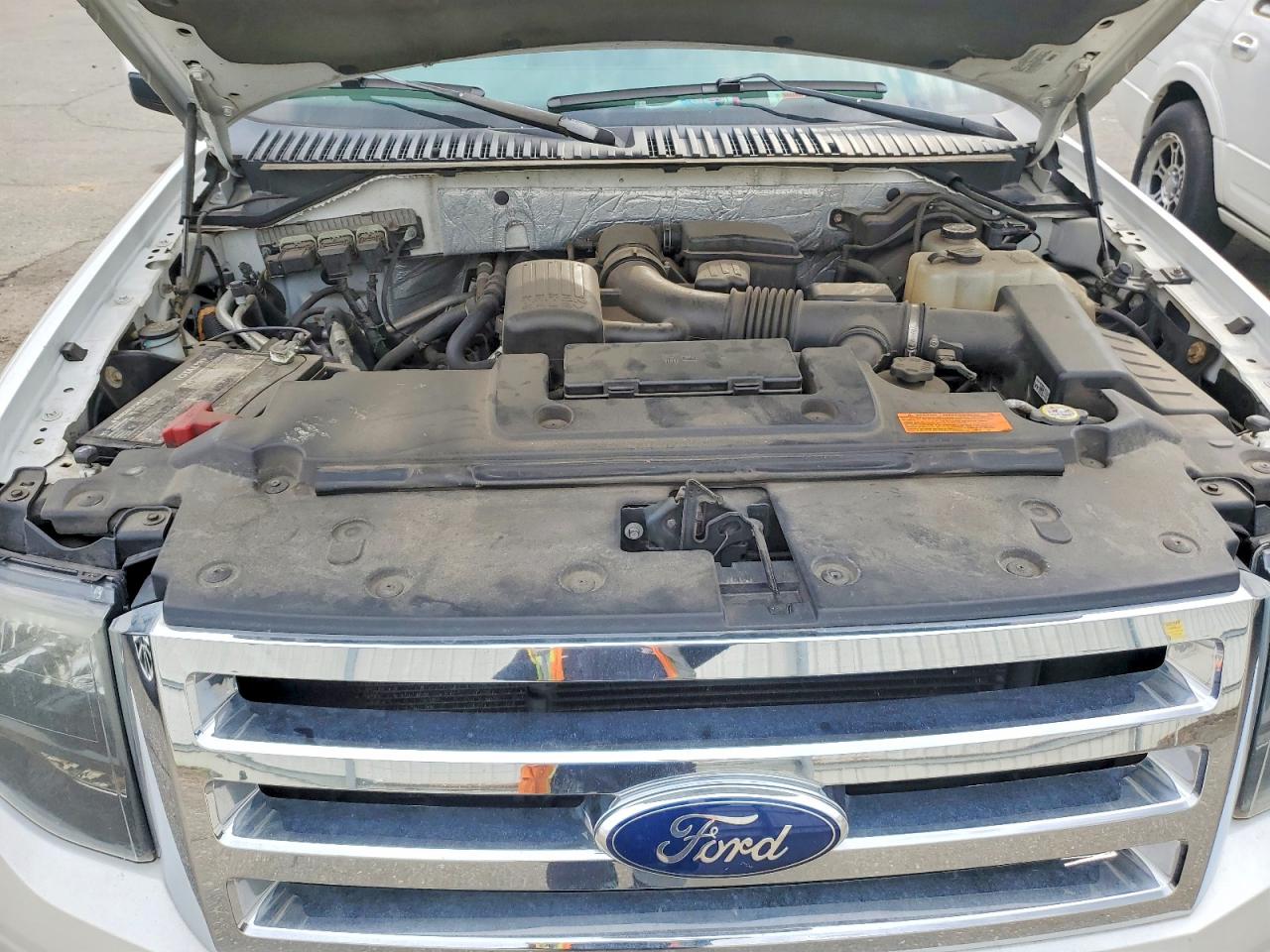 2013 Ford Expedition VIN 1FMJU2A52DEF01930 photo 12