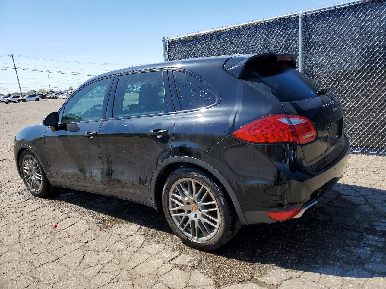 2014 Porsche Cayenne VIN WP1AB2A29ELA58638 photo 2