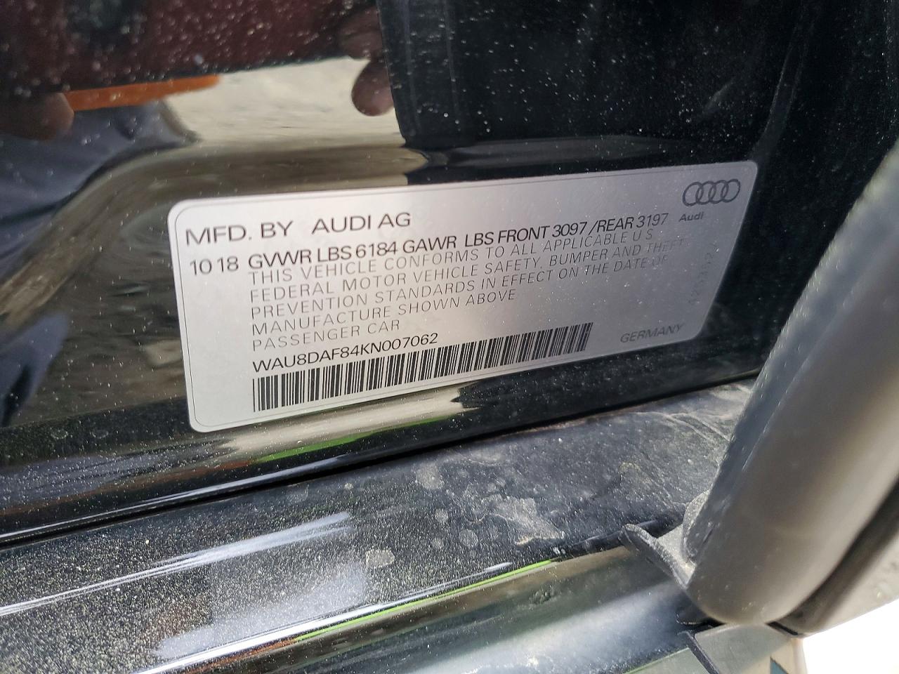 2019 Audi A8 VIN WAU8DAF84KN007062 photo 12
