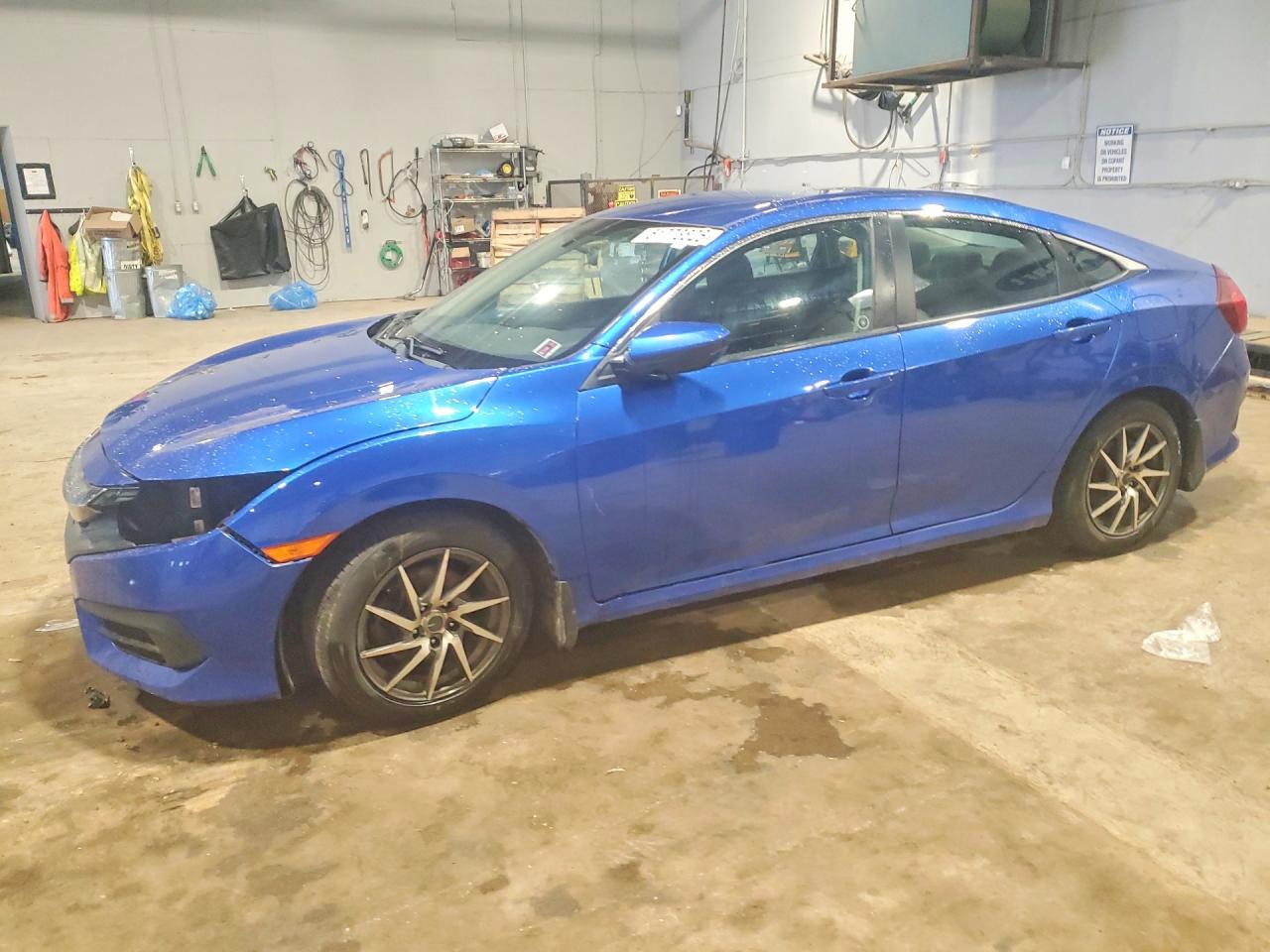 2018 Civic VIN 2HGFC2F50JH000630 photo 1