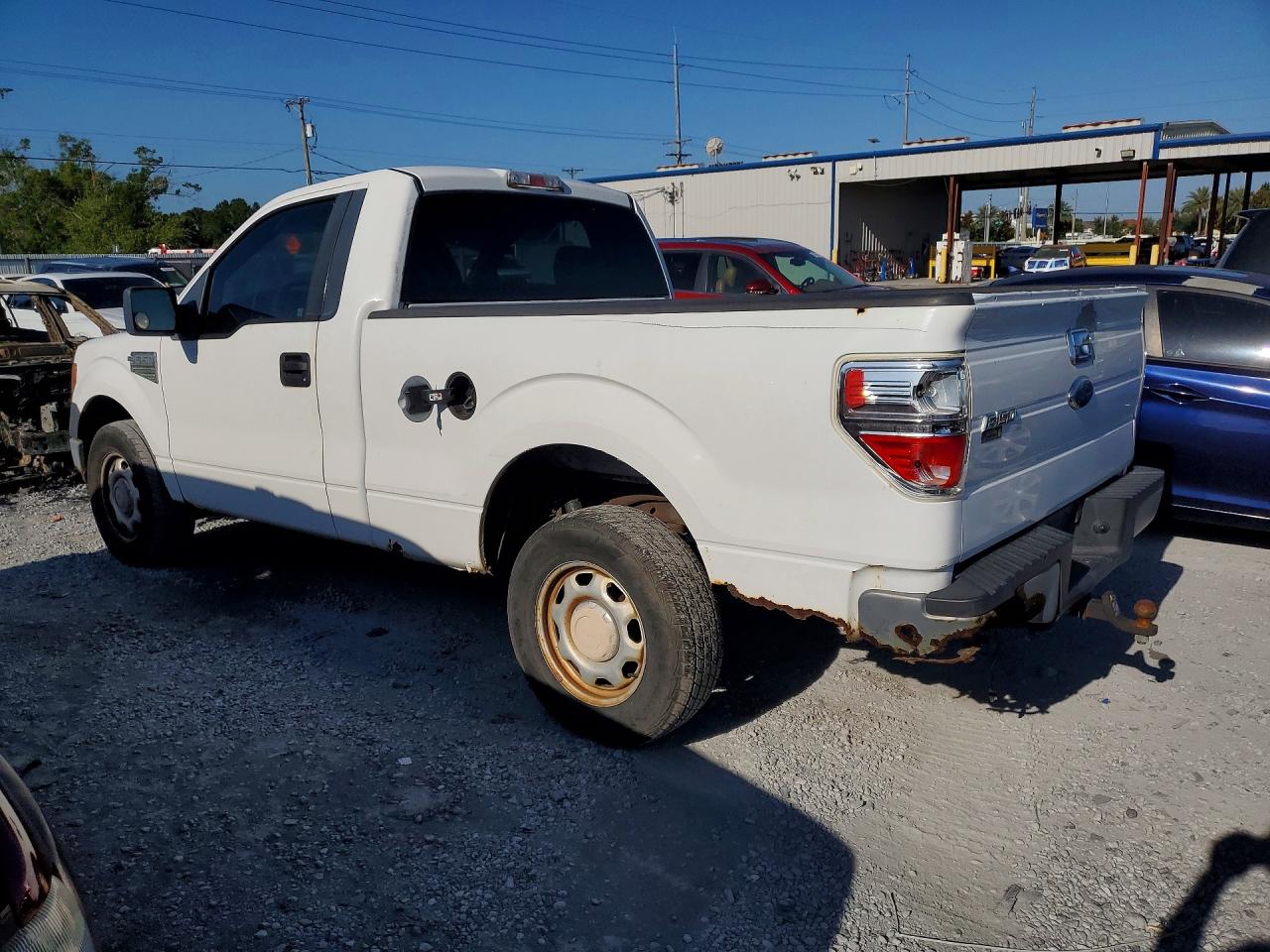 2010 Ford F150 VIN 1FTMF1CW5AKB37351 photo 2