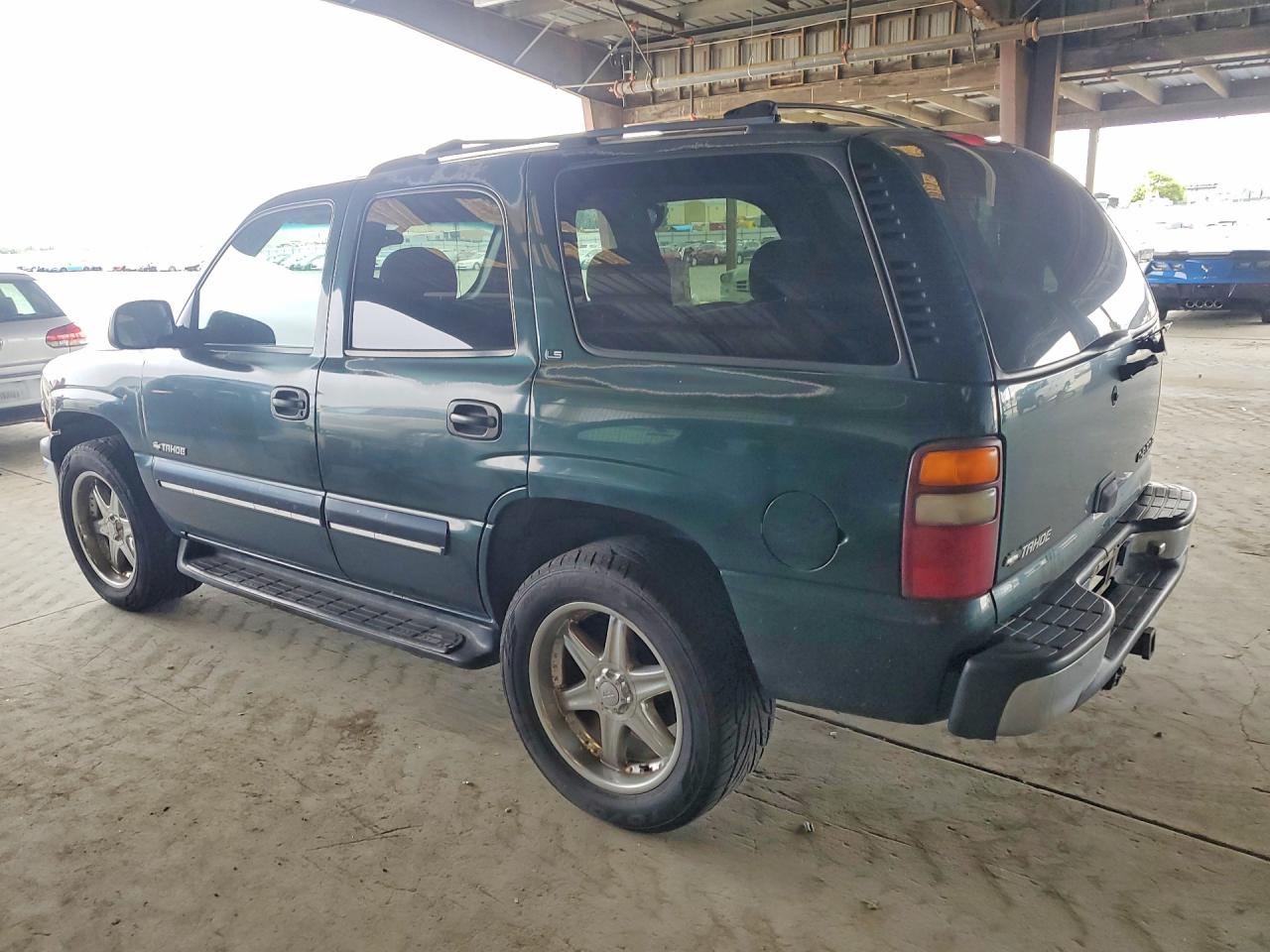 2001 Chevrolet Tahoe k150 VIN 1GNEK13T41J205223 photo 2