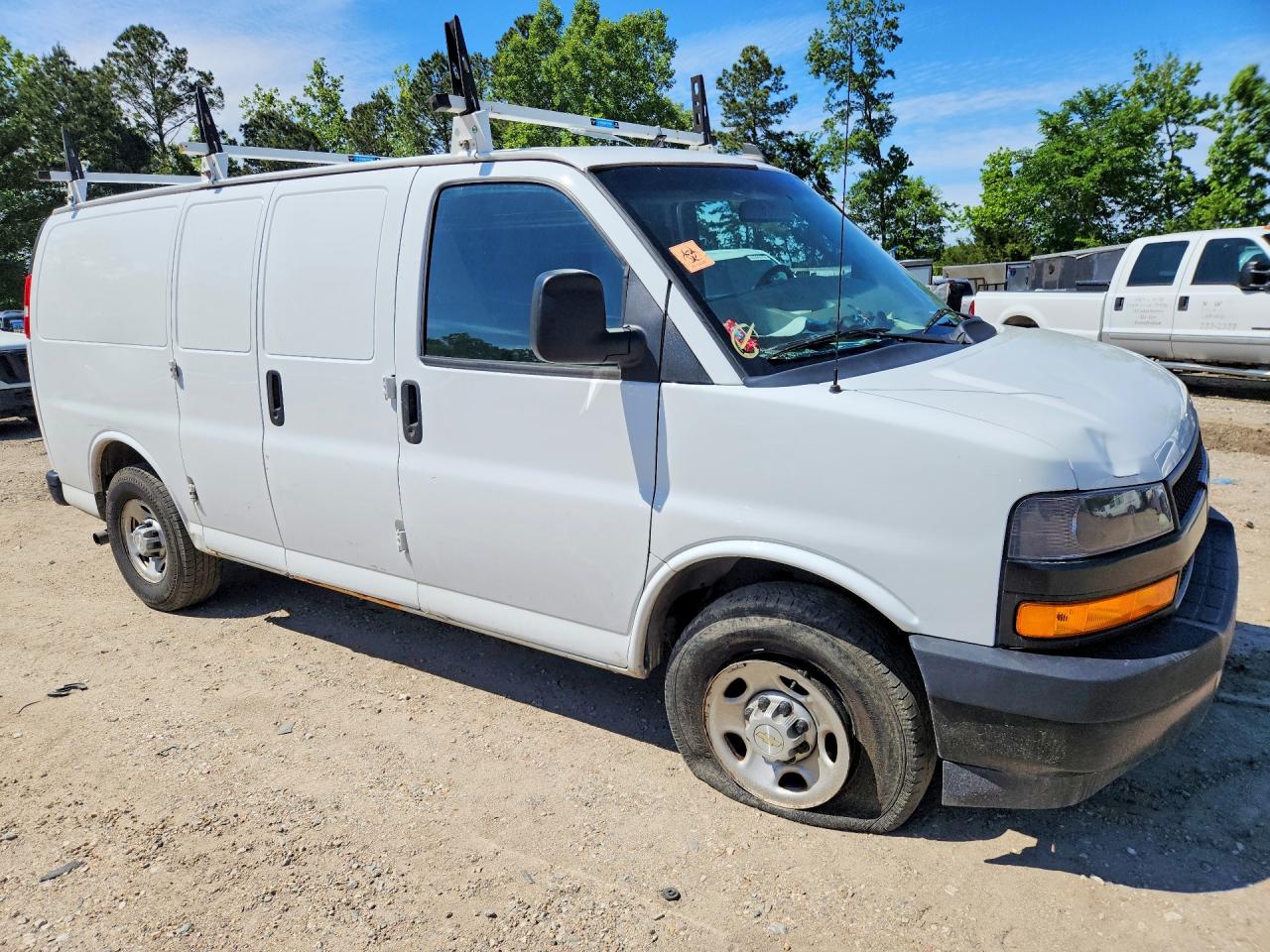 2021 Chevrolet Express 25 VIN 1GCWGAFP5M1249197 photo 4