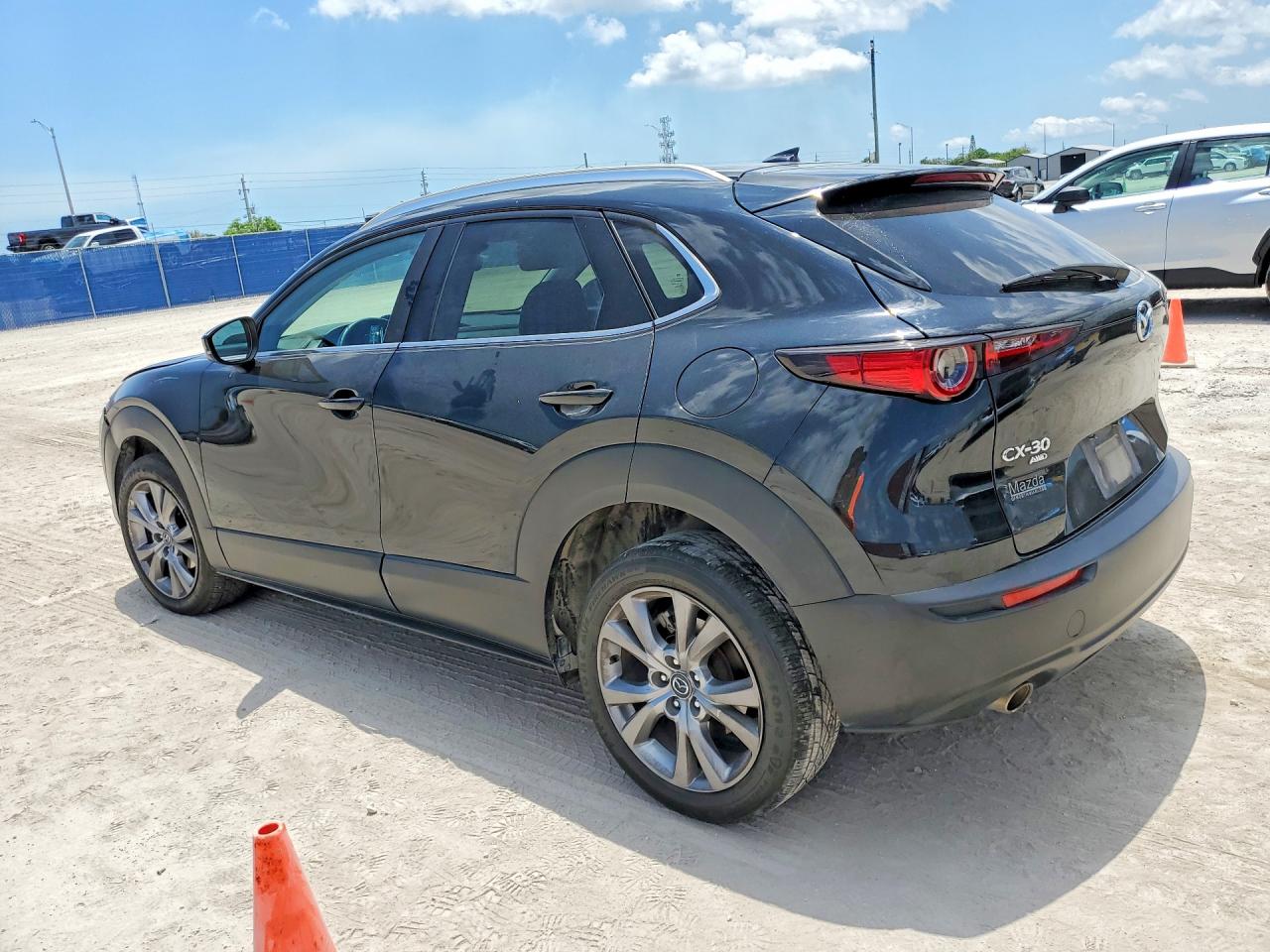 2022 Mazda Cx30 VIN 3MVDMBDL6NM406101 photo 2