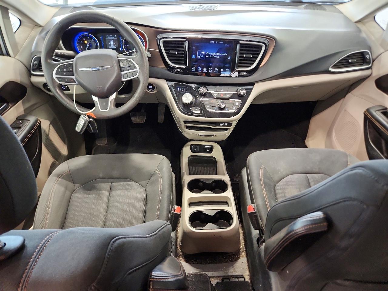 2017 Chrysler Pacifica VIN 2C4RC1DG5HR508137 photo 8