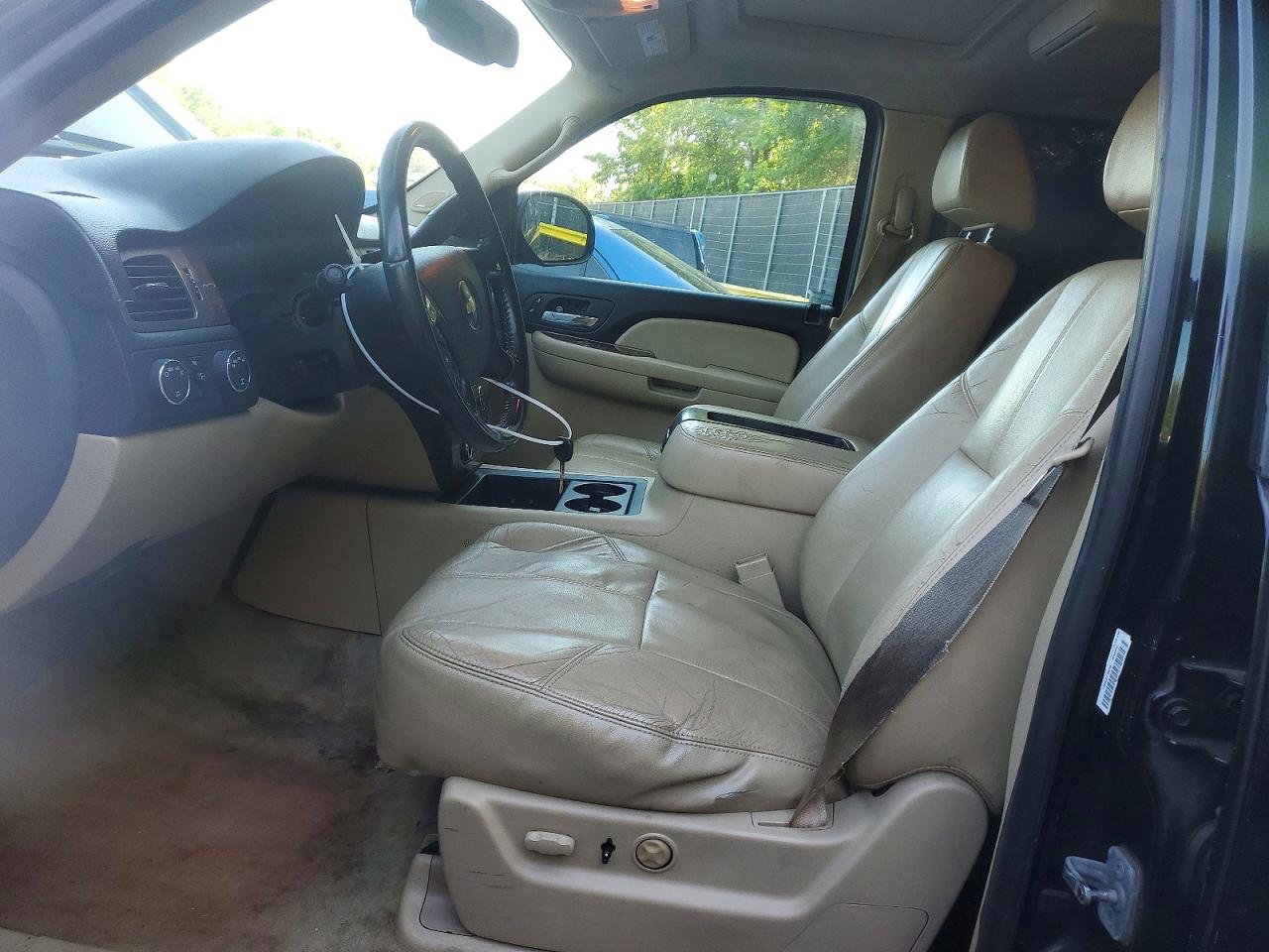 2007 Chevrolet Suburban VIN 3GNFK16307G109275 photo 7